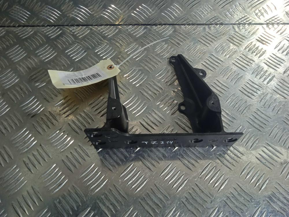 кронштейн (крепление) Tesla Model X 1 поколение 2019, Электро , цвет, 1052517 - фото №1