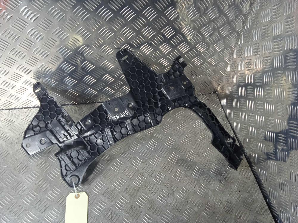 кронштейн (крепление) Tesla Model X 1 поколение 2019, Электро , цвет, 1080701 - фото №1