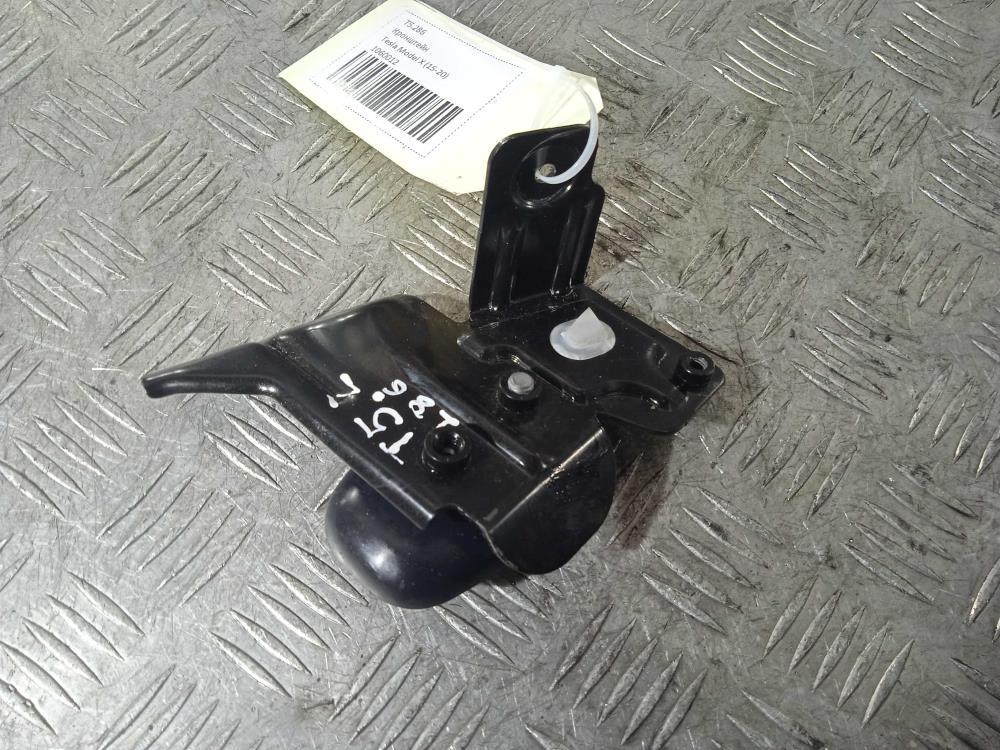 кронштейн (крепление) Tesla Model X 1 поколение 2019, Электро , цвет, 1060012 - фото №1