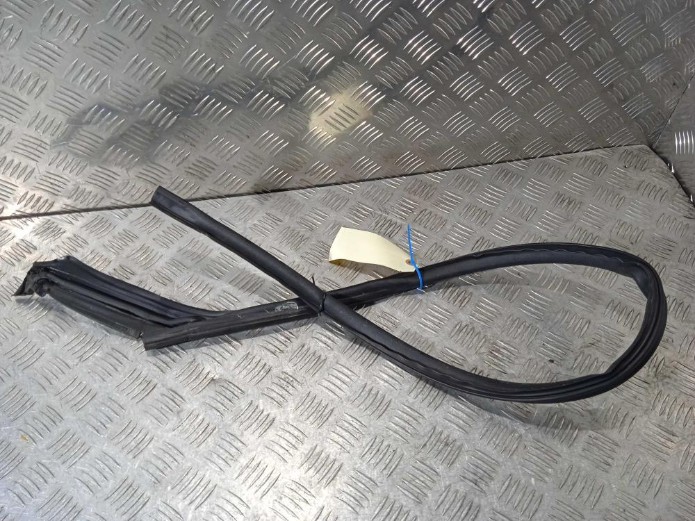 уплотнитель Tesla Model X 1 поколение 2019, Электро , цвет, 1032146 - фото №1