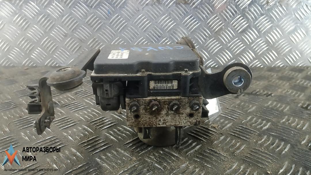 блок ABS Kia Venga 1 поколение 2011, 1.4 л., бензин, МКПП, хетчбэк 5 дв., 589201P2A0 - фото №1