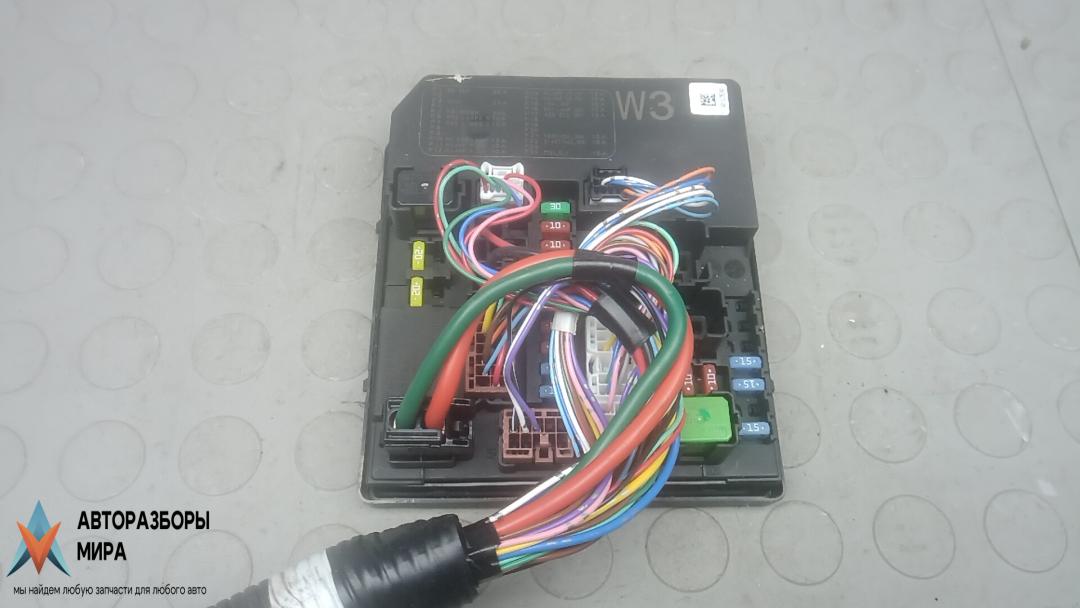 блок предохранителей Nissan Leaf 1 поколение 2015, электро, АКПП, хетчбэк 5 дв., 284B73NE3A - фото №1