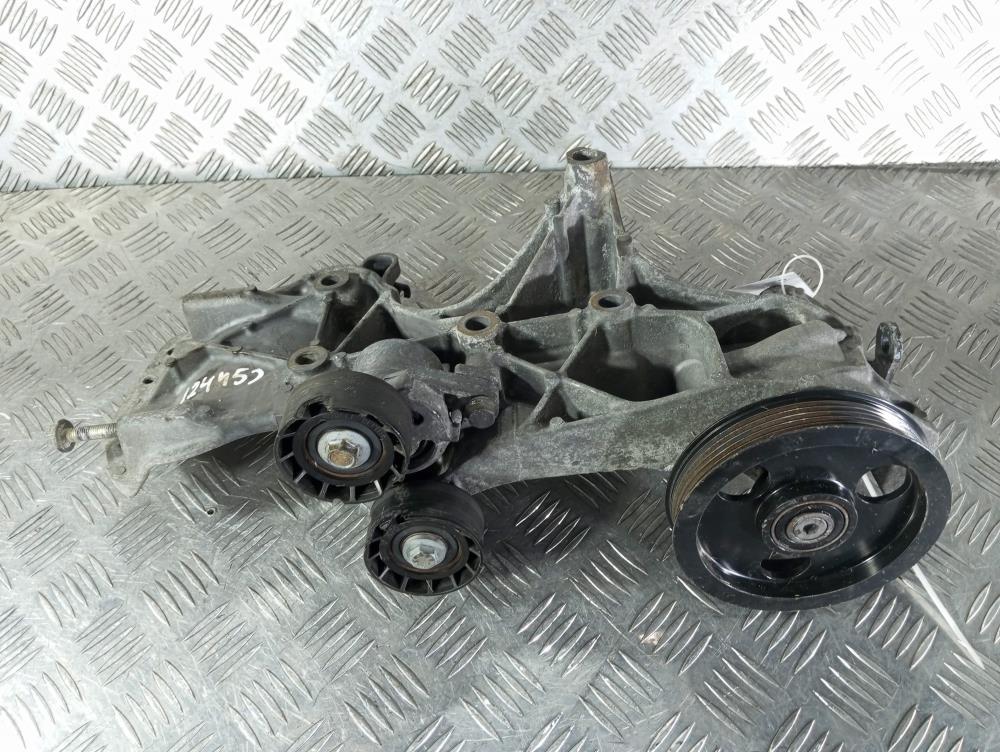 кронштейн генератора Renault Clio 3 поколение 2005, цвет, 7700274249 - фото №1