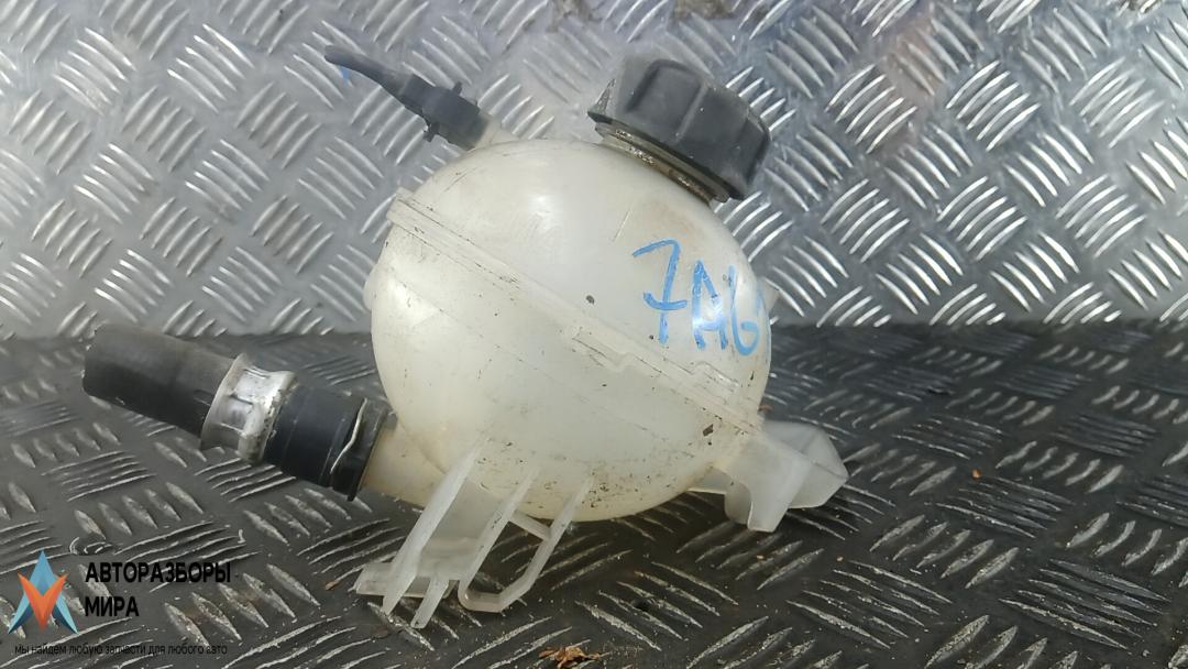 бачок расширительный Citroen C4 Grand Picasso 2 поколение 2014, 1.6 л., дизель, МКПП, минивэн - фото №1