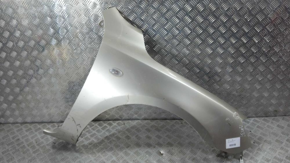 крыло переднее правое Mazda 3 BK 2005, цвет, хетчбэк 5 дв. - фото №1