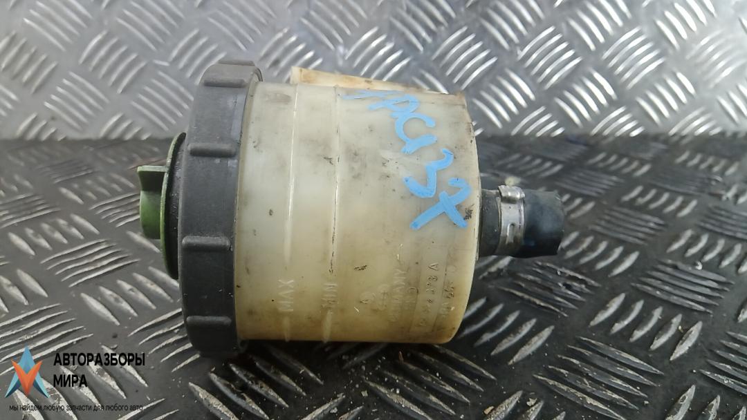 бачок гура Volkswagen Transporter T4 1997, 2.4 л., дизель, МКПП - фото №1