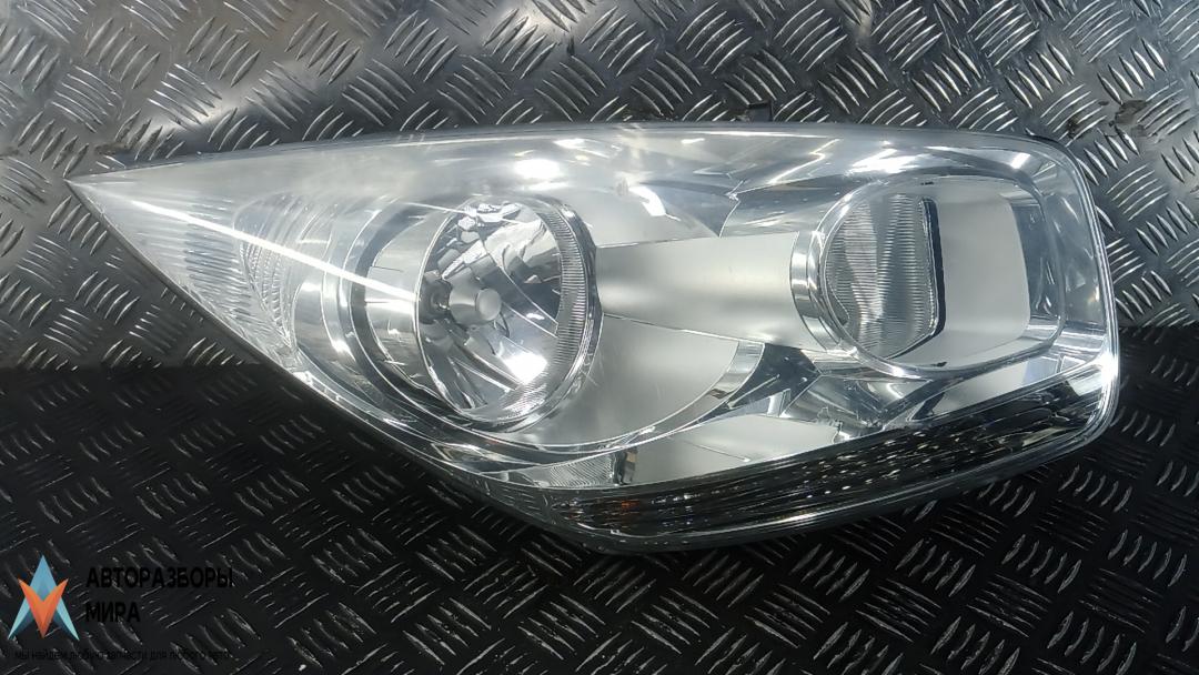 фара правая Kia Venga 1 поколение 2011, 1.4 л., дизель, МКПП, хетчбэк 5 дв., 921021P500 - фото №1