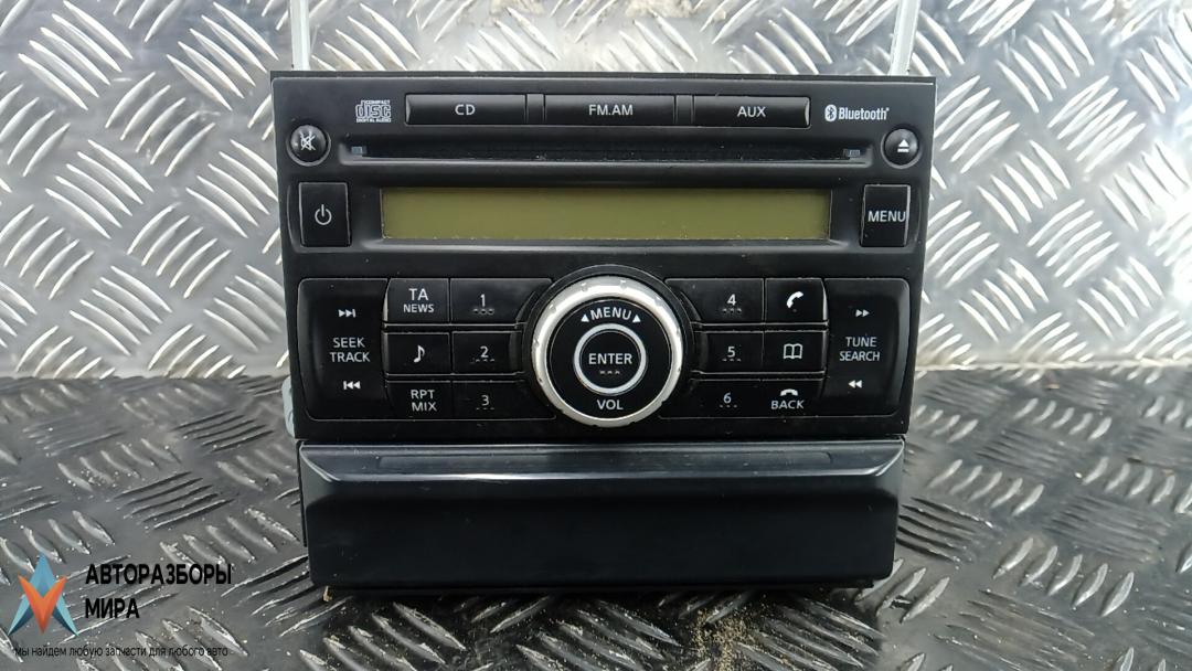 магнитола Volkswagen Caddy 3 поколение 2006, 1.9 л., дизель, МКПП - фото №1