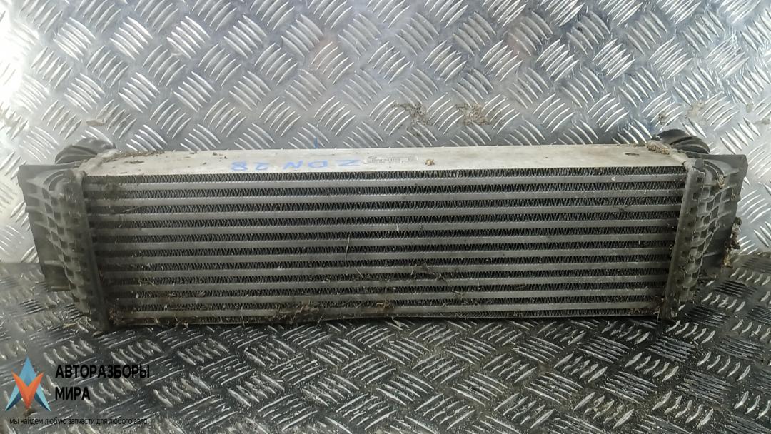 радиатор интеркулера BMW 5 серия F07/F10/F11 2011, 2.0 л., 520d, дизель, АКПП, седан, 1751780562906 - фото №1