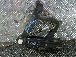 домкрат Volkswagen Golf 5 поколение 2004, 1.4 л., бензин, МКПП, хетчбэк 5 дв.