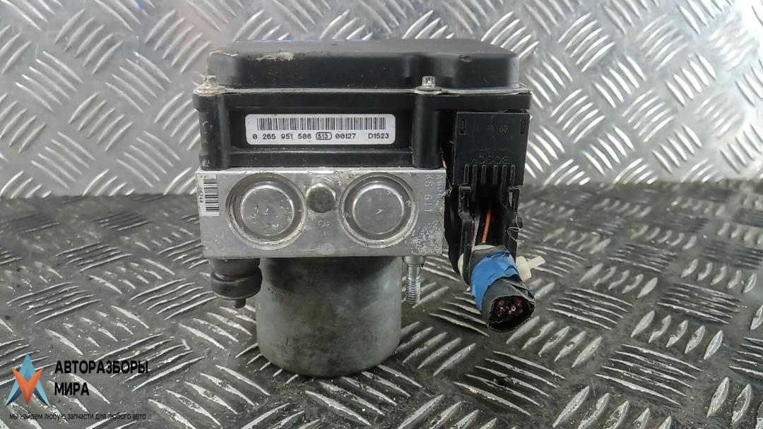 блок ABS Subaru Forester 3 поколение (SH) 2010, 2.0 л., дизель, МКПП, внедорожник 5 дв., 27596SC021 - фото №1