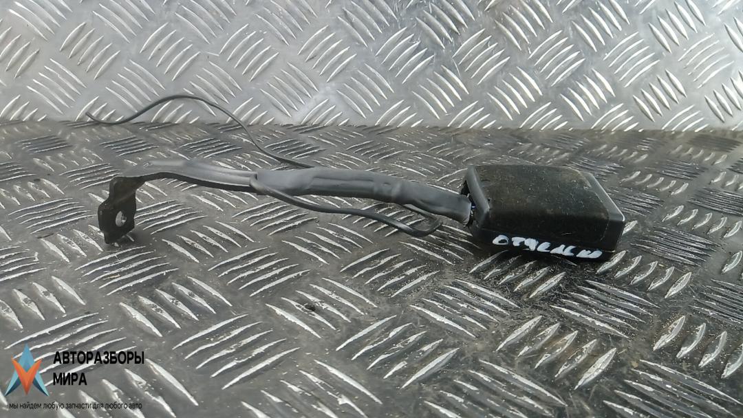 замок ремня безопасности Volkswagen Passat B7 2011, 2.0 л., дизель, МКПП, седан, 3AA857756C - фото №1