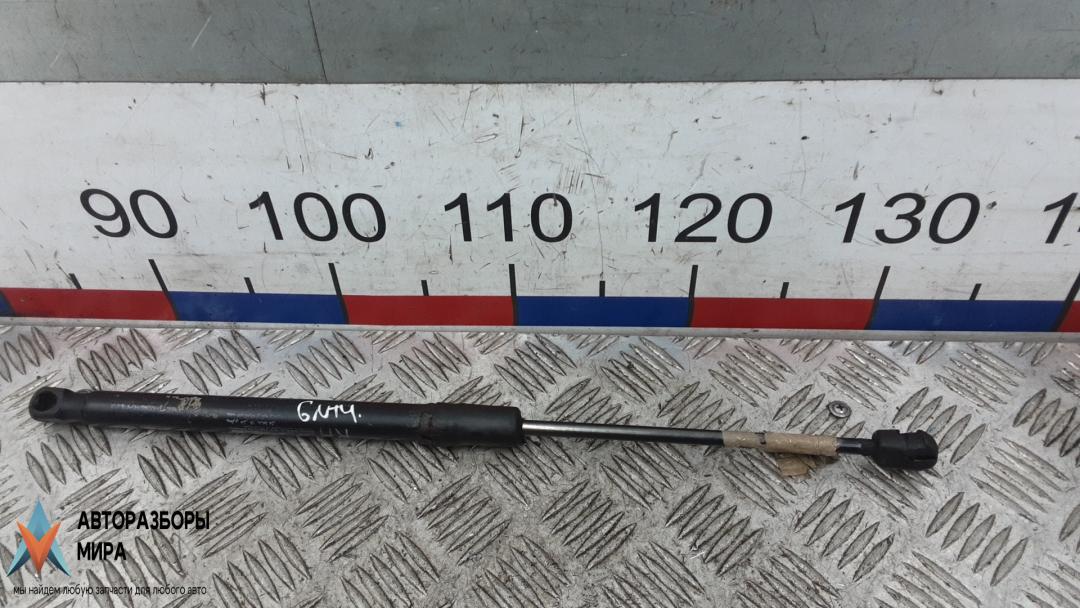 амортизатор крышки багажника (3-5 двери) Kia Ceed 2 поколение 2012, 1.6 л., дизель, МКПП, универсал - фото №1