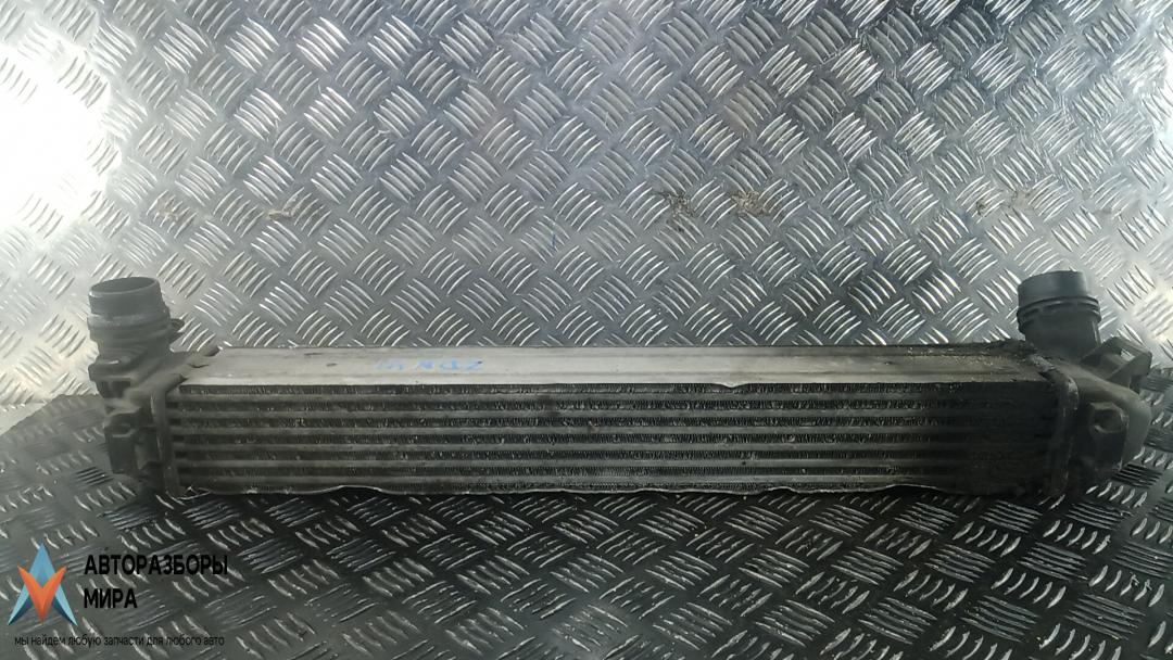 радиатор интеркулера Renault Fluence 1 поколение 2010, 1.5 л., дизель, МКПП, седан - фото №1