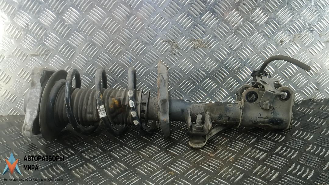 Стойка Mercedes-Benz A-Класс W176 2012, 1.8 л., дизель, АКПП, хетчбэк 5 дв. - фото №1