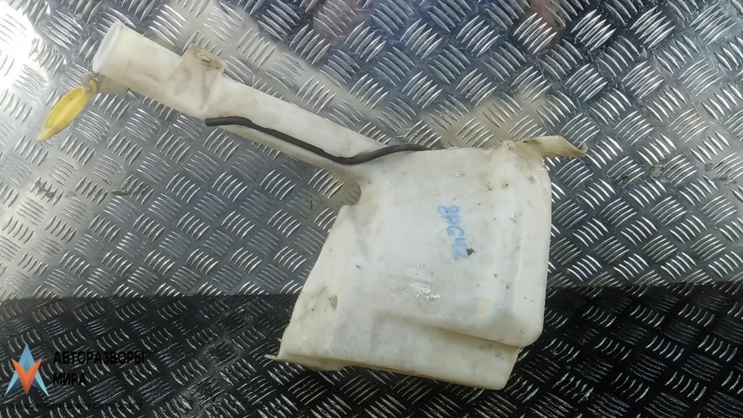 бачок омывателя Jeep Grand Cherokee WK 2004, 2.7 л., дизель, АКПП, внедорожник 5 дв. - фото №1