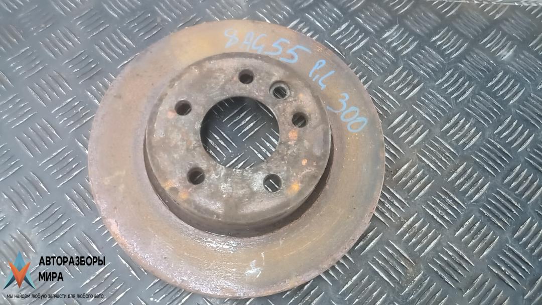 диск тормозной передний Volkswagen Amarok 1 поколение 2012, 2.0 л., BiTDI, дизель, МКПП, пикап, 2H0615301A - фото №1