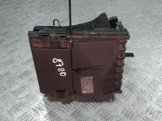 блок предохранителей Volkswagen Golf 6 поколение 2008, цвет, 0-1718130