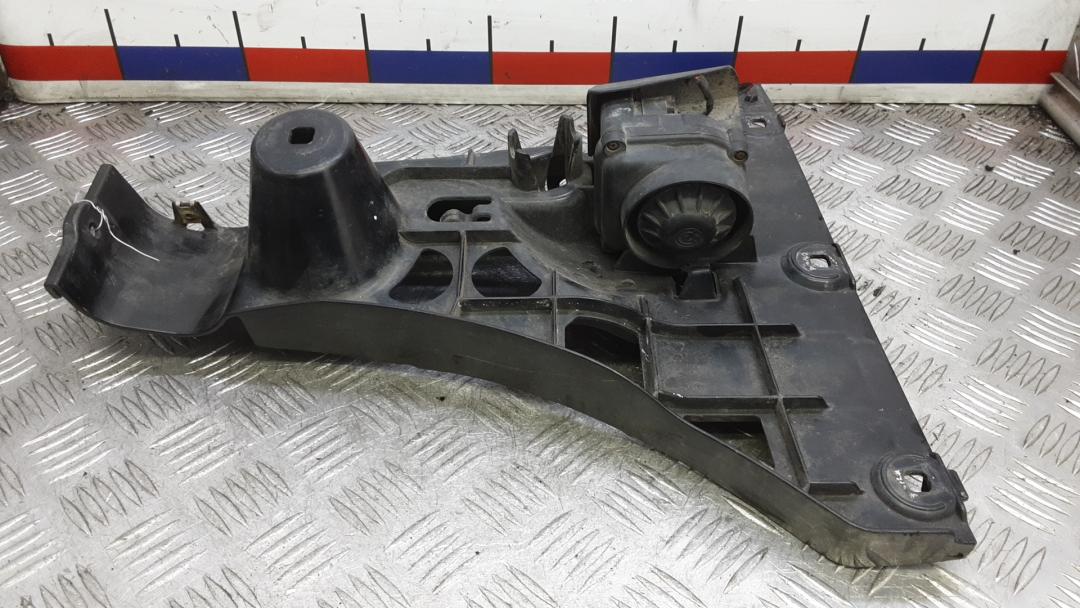 Крепление бампера заднего BMW 5 серия E60/E61 2005, 2.5 л., D 525d, дизель, МКПП, седан, 11460915 - фото №1