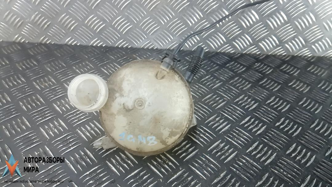 бачок расширительный Citroen C4 2 поколение 2012, 1.6 л., HDi 8V, дизель, МКПП, хетчбэк 5 дв. - фото №1