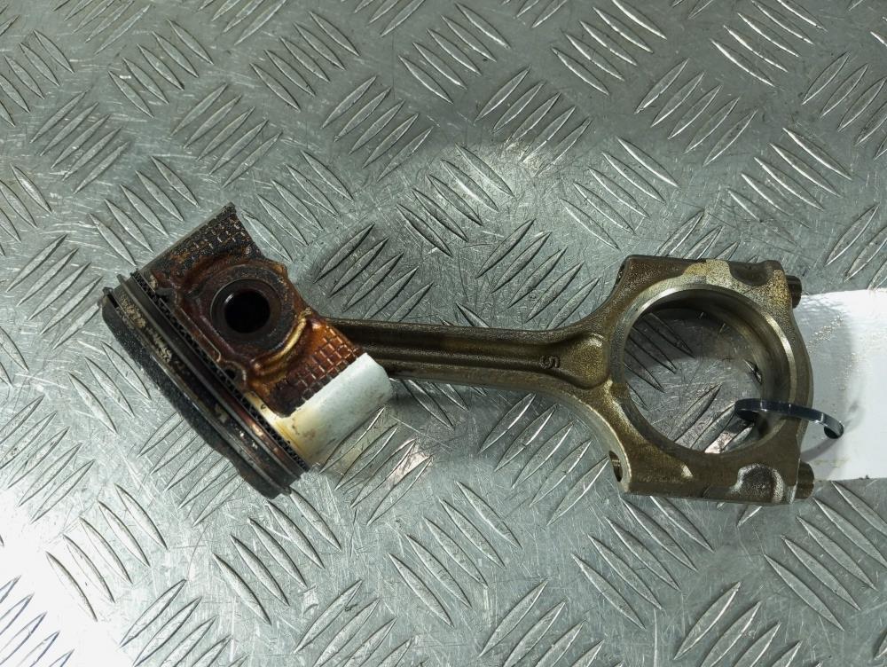 поршень Mazda 3 BL 2008, цвет - фото №1