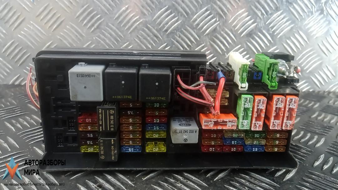 блок предохранителей Mercedes-Benz GL-Класс X164 2008, 4.0 л., GL420 CDI, дизель, АКПП, внедорожник 5 дв. - фото №1