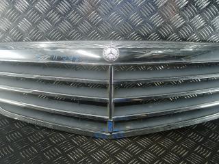 решетка радиатора Mercedes-Benz E-Класс W212/S212/C207/A207 2010, 2.2 л., D E220 CDI, дизель, АКПП, седан