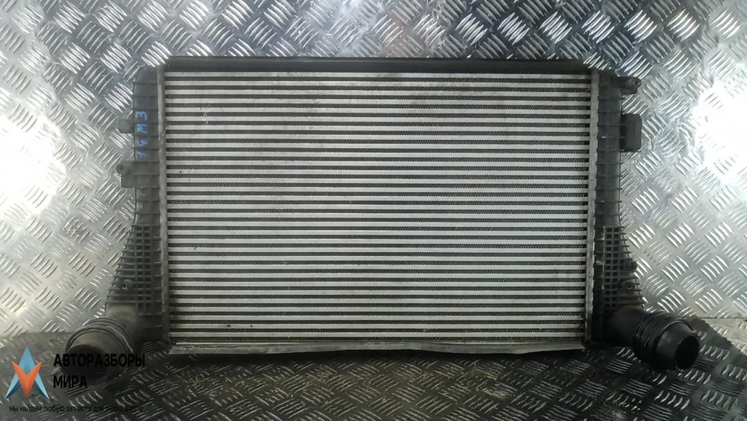 радиатор интеркулера Volkswagen Jetta 5 поколение 2006, 1.9 л., дизель, МКПП, седан, 1K0145803L - фото №1