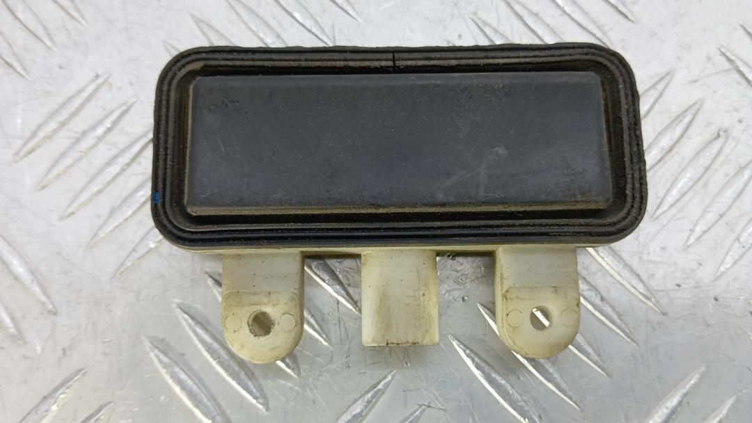 кнопка открытия багажника Mercedes-Benz B-Класс 2008, 2.0 л., D B180 CDI, дизель, МКПП, минивэн