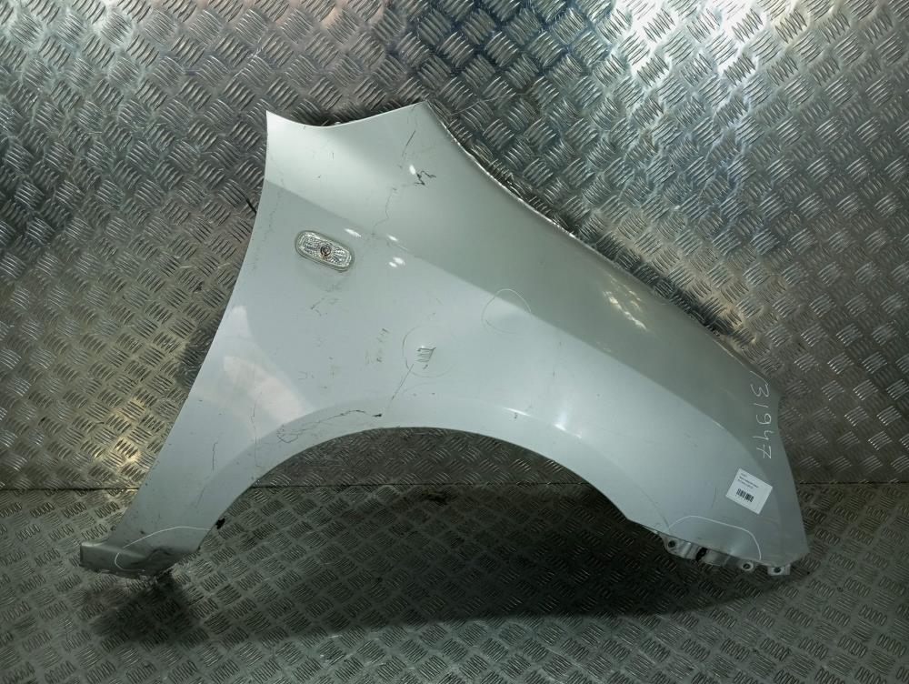 крыло переднее правое Kia Carens 3 поколение 2008, цвет - фото №1