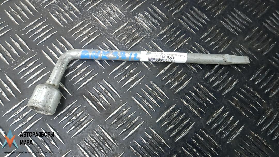 ключ колесный (балонный) Hyundai ix35 1 поколение 2010, 2.0 л., дизель, МКПП, внедорожник 5 дв., 21 - фото №1