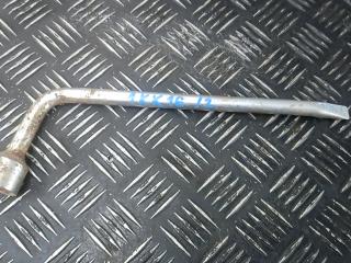 ключ колесный (балонный) Toyota Corolla 9 поколение (E120/E130) [рестайлинг] 2005, 1.6 л., бензин, МКПП, хетчбэк 5 дв., 21