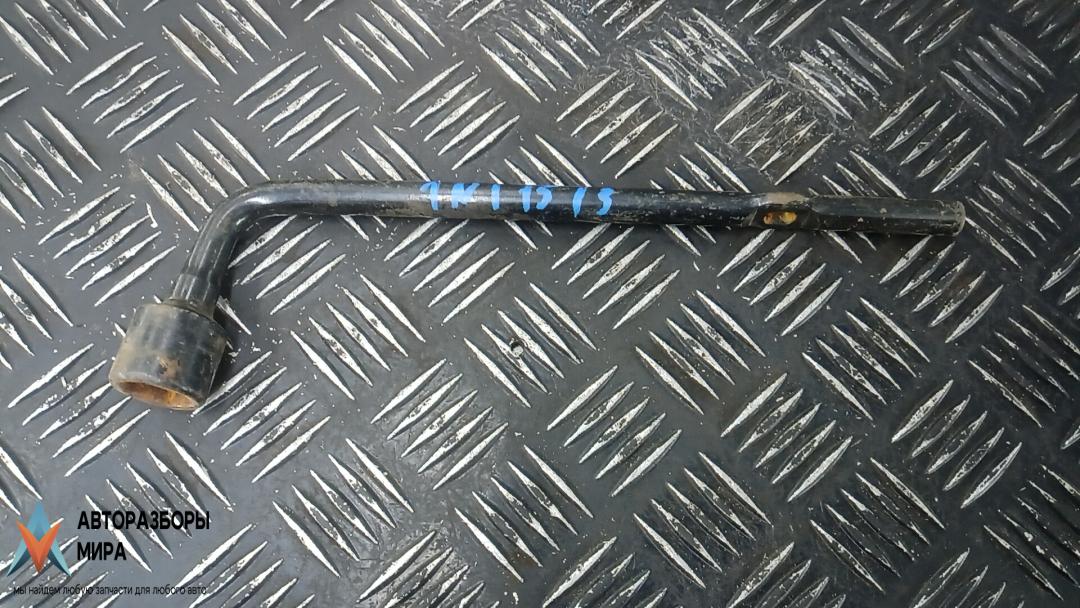 ключ колесный (балонный) Toyota RAV4 3 поколение (XA30) 2007, 2.2 л., D-CAT, дизель, МКПП, внедорожник 5 дв., 21 - фото №1