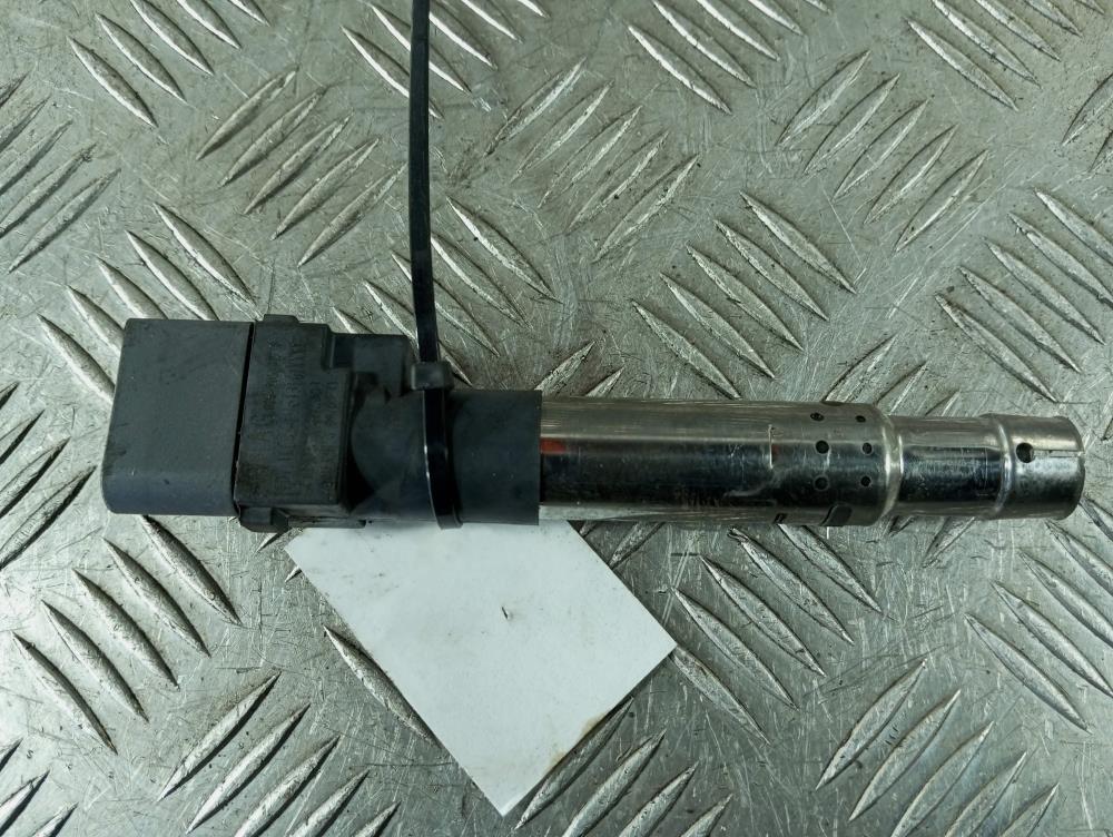 катушка зажигания Volkswagen Golf 5 поколение 2007, цвет, 022905715B - фото №1