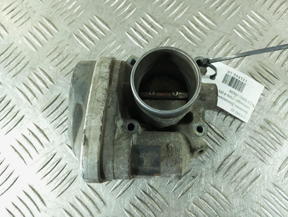 заслонка дроссельная Volkswagen Polo 4 поколение 2004, цвет, 036133062N - фото №1