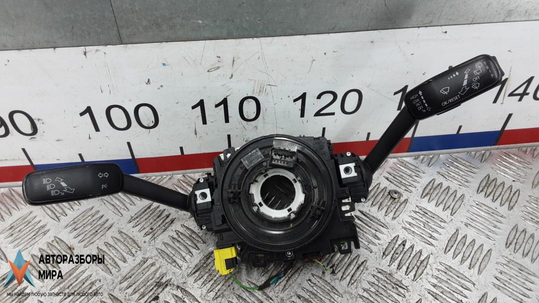 переключатель подрулевой Skoda Octavia 3 поколение (A7) 2014, 1.6 л., дизель, МКПП, универсал, 5Q0953513Q, 5Q0953549C - фото №1