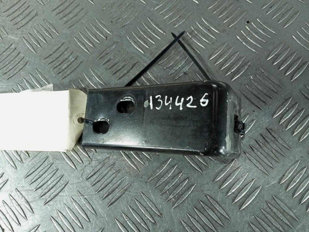 Крепление бампера переднего Renault Master 3 поколение 2013, цвет, 8200657216B - фото №1