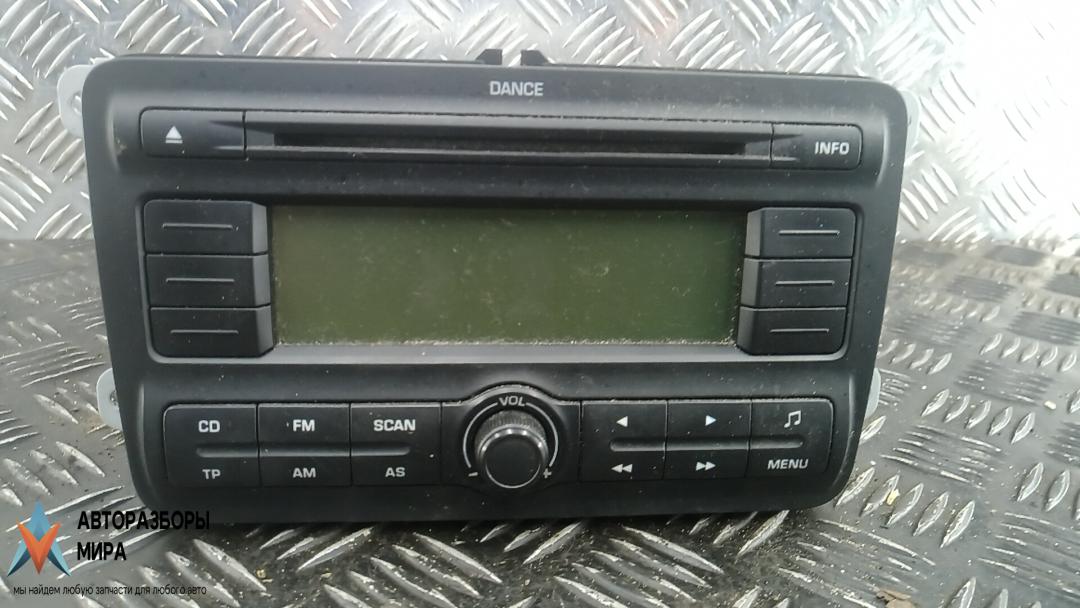 магнитола Skoda Fabia 2 поколение (5J) 2008, 1.4 л., дизель, МКПП, хетчбэк 5 дв. - фото №1