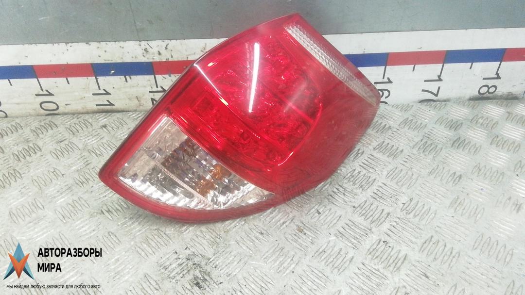 фонарь задний правый Toyota RAV4 3 поколение (XA30) 2006, 2.2 л., D-CAT, дизель, МКПП, внедорожник 5 дв., 8155142090 - фото №1