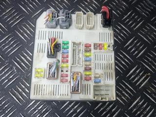 блок предохранителей Renault Megane 3 поколение 2010, 1.5 л., дизель, МКПП, хетчбэк 5 дв., 8229364690