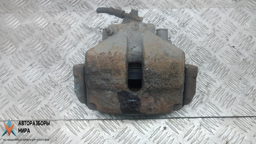 суппорт передний правый Volkswagen Scirocco 3 поколение 2011, 2.0 л., дизель, МКПП, купе, 1K0615124E - фото №1