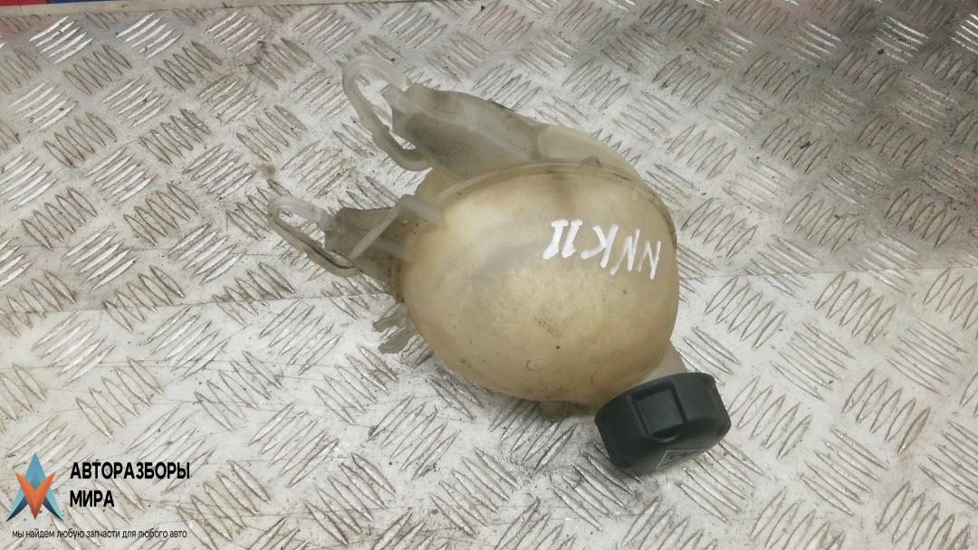 бачок расширительный Citroen DS3 1 поколение 2010, 1.6 л., дизель, МКПП, хетчбэк 5 дв. - фото №1