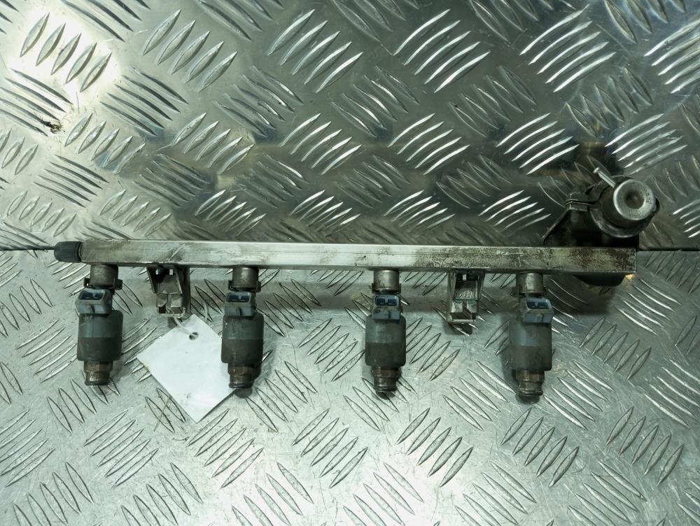 топливная рампа Opel Astra G 1999, цвет - фото №1