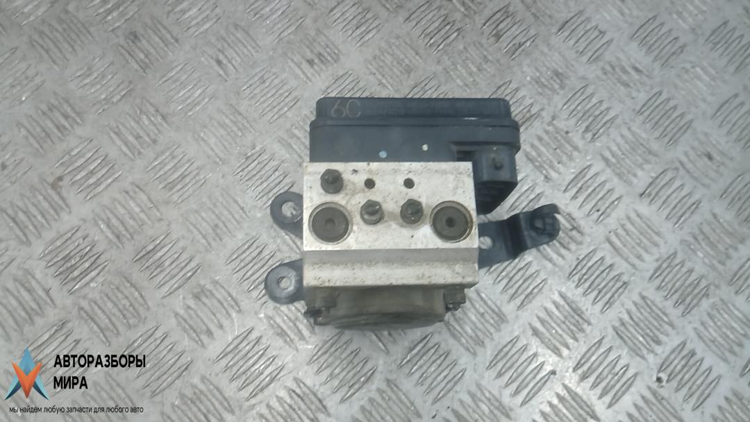 блок ABS Toyota Hilux 7 поколение 2007, 3.0 л., дизель, МКПП, пикап, 4451071030 - фото №1