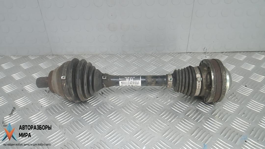 полуось передняя левая (приводной вал, ШРУС) Volkswagen Scirocco 3 поколение 2011, 2.0 л., дизель, МКПП, купе, 1K0407451TX, 1K0407271NP - фото №1