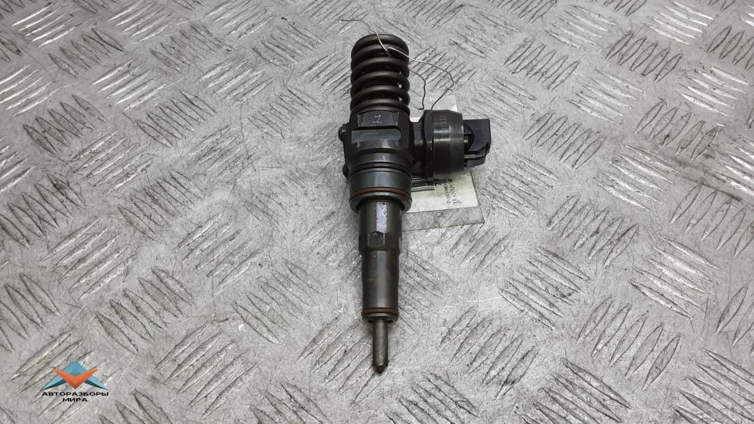 форсунка Volkswagen Transporter T5 2007, 2.5 л., дизель, МКПП, микроавтобус, 0414720310, 070130073R - фото №1