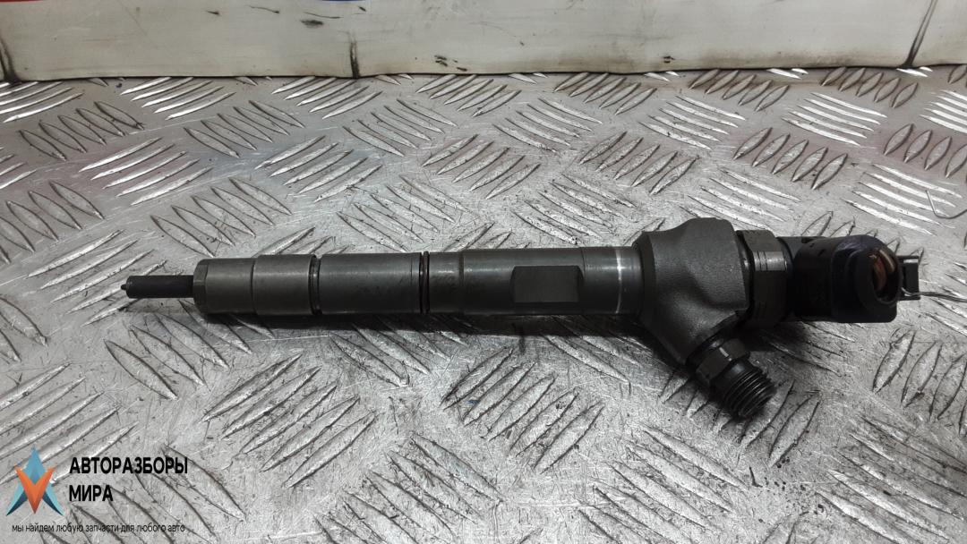 форсунка Volkswagen Golf 7 поколение 2013, 1.6 л., дизель, МКПП, хетчбэк 5 дв., 0445110477, 04L130277AJ - фото №1