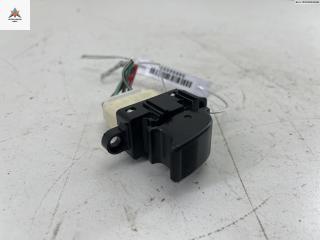 кнопка стеклоподъемника переднего правого Mazda 6 GG 2004, 2.0 л., бензин, МКПП, чёрный, универсал, 358-3L39