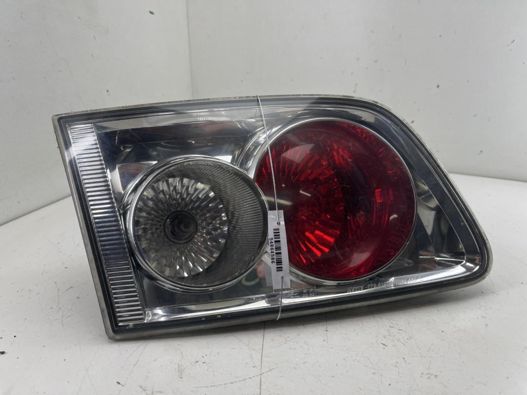 фонарь крышки багажника левый Mazda 6 GG 2004, 2.0 л., бензин, МКПП, чёрный, универсал, 226-61974 - фото №1