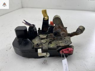 замок двери передней правой Chrysler Voyager 4 поколение 2002, 2.5 л., дизель, МКПП, серый, минивэн